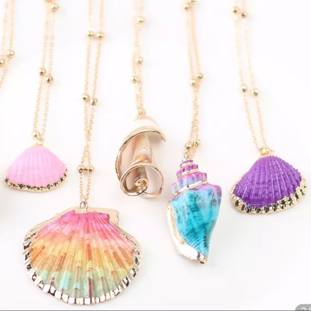 ✨Boho Purple Shell Gold Necklace✨ - Picture 2 of 2